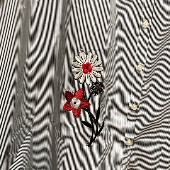 Isaac’s Designs Boutique Blouse - Picture 2 of 6